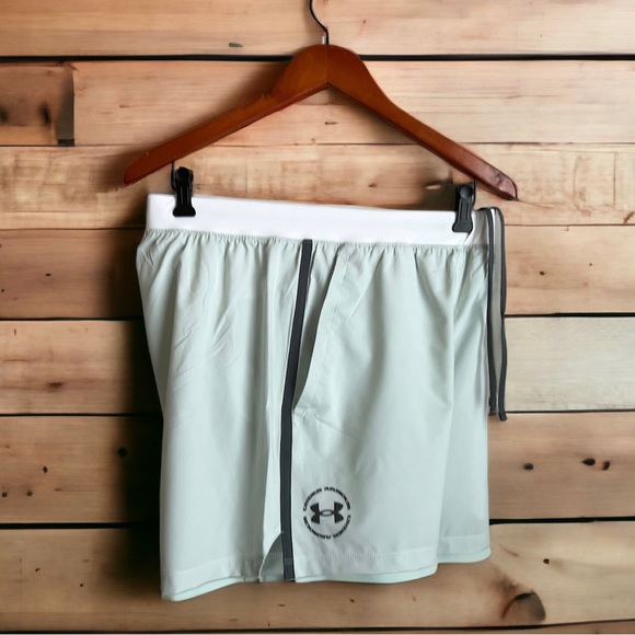 NEW! Under Armour Men’s Run Up the Pace Shorts - 5”, Built-In Brief White Large - Picture 3 of 5